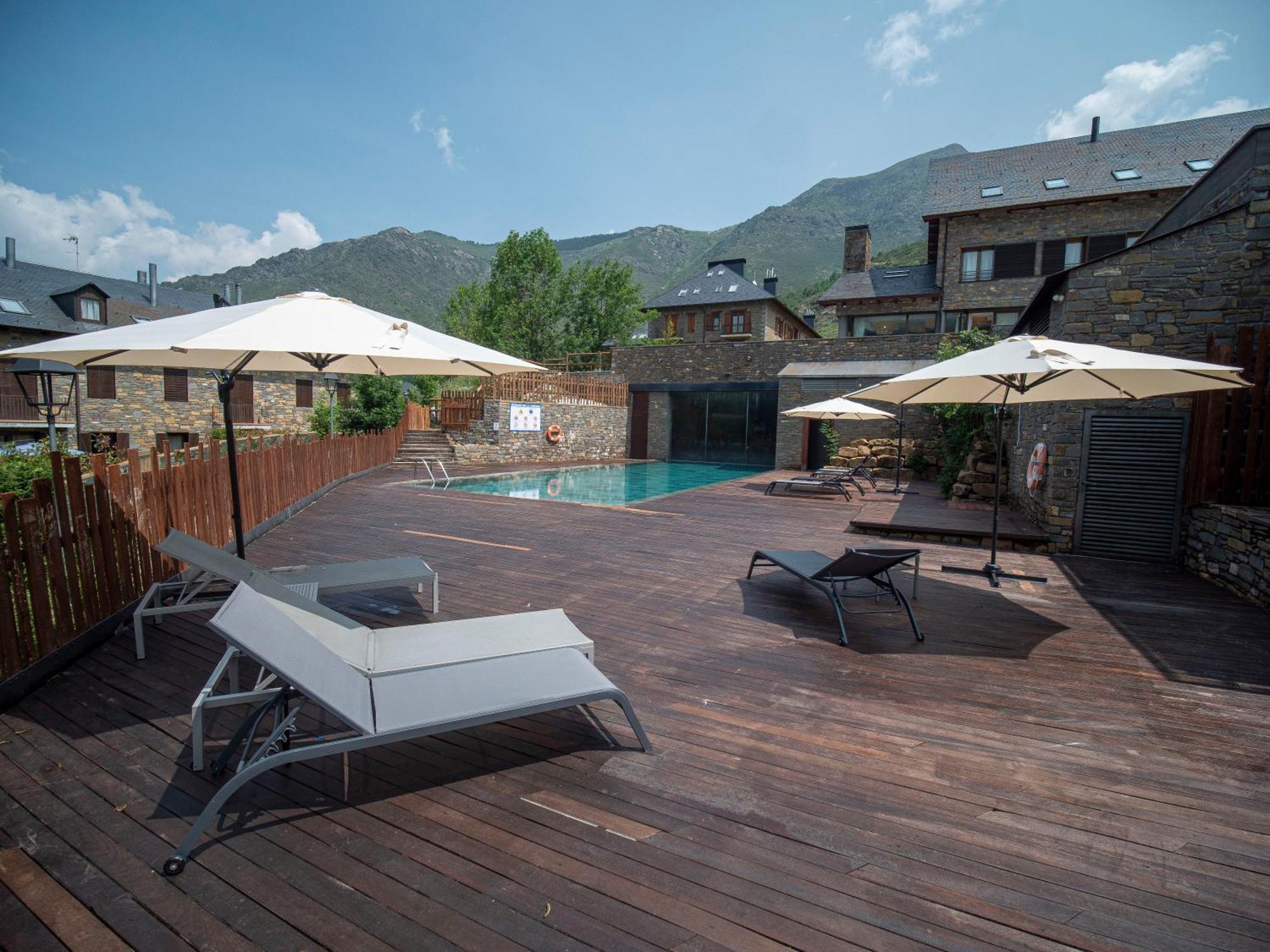 Aparthotel Siente Boi & Spa Pla de l'Ermita Extérieur photo