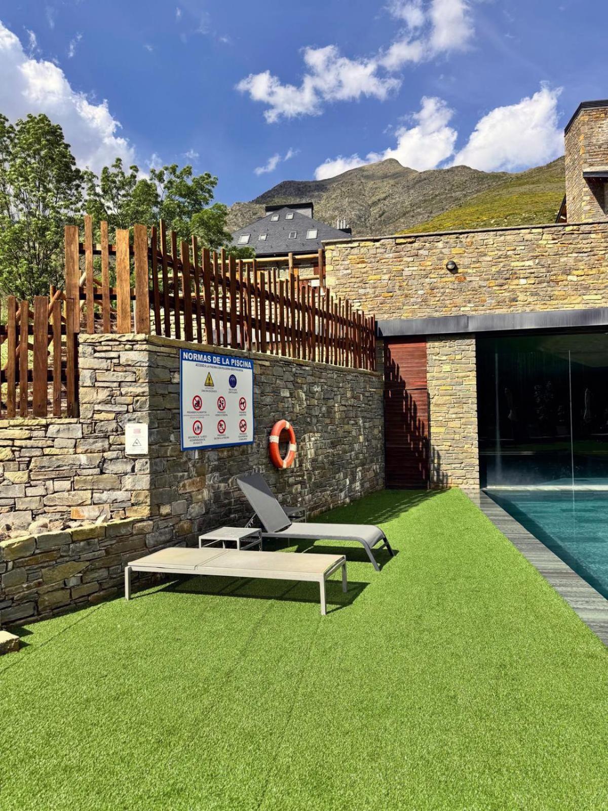 Aparthotel Siente Boi & Spa Pla de l'Ermita Extérieur photo