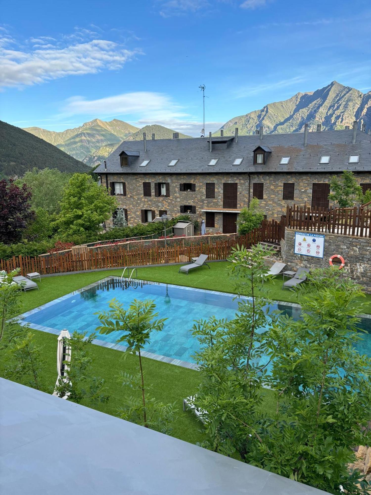 Aparthotel Siente Boi & Spa Pla de l'Ermita Extérieur photo